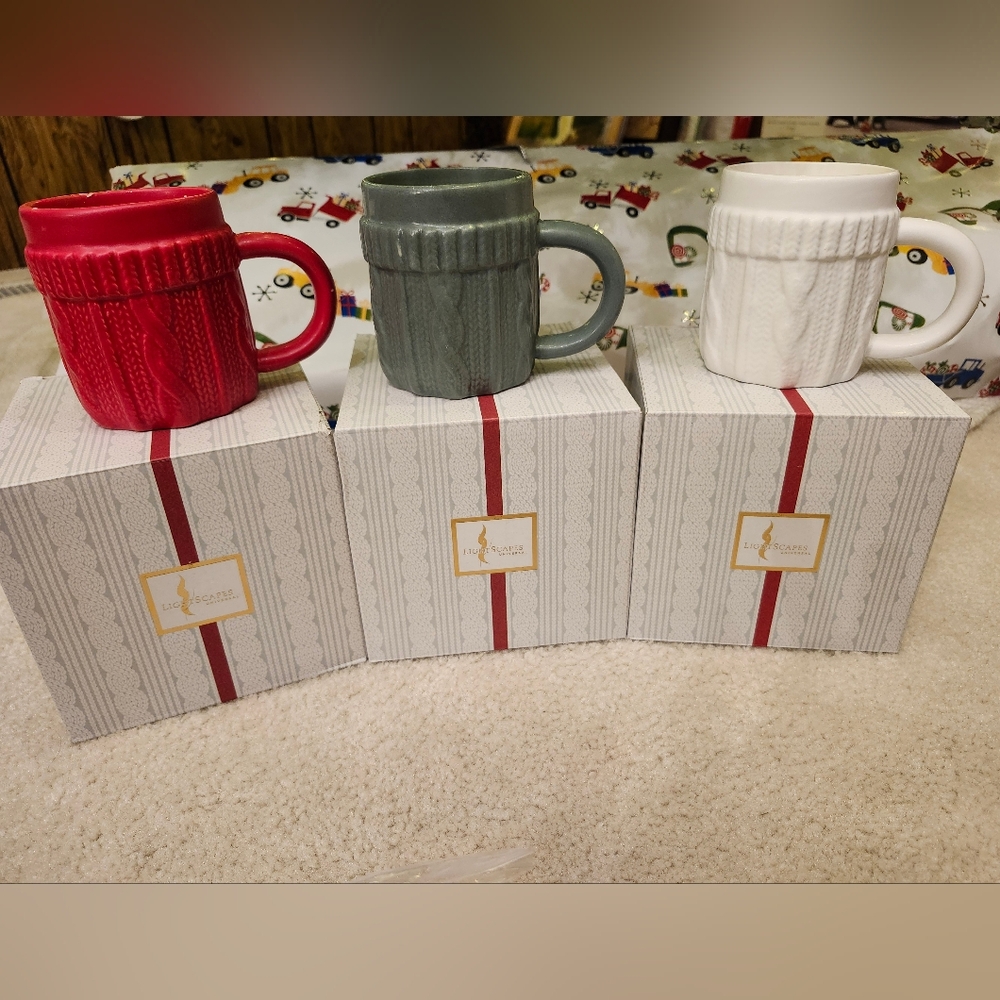 NWT LIGHTSCAPES UNIVERSAL WINTER COFFEE MUG CANDLES.  Christmas.